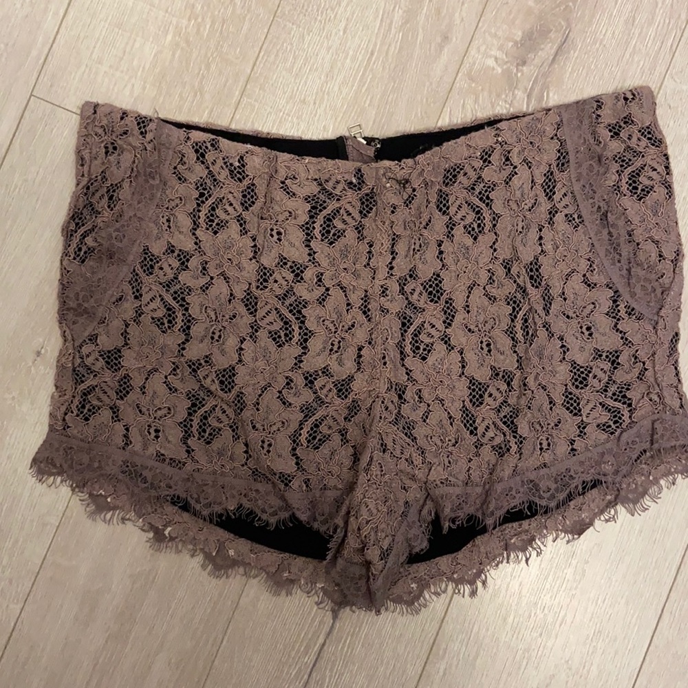 Lace violet shorts-zipper and elastic waist band